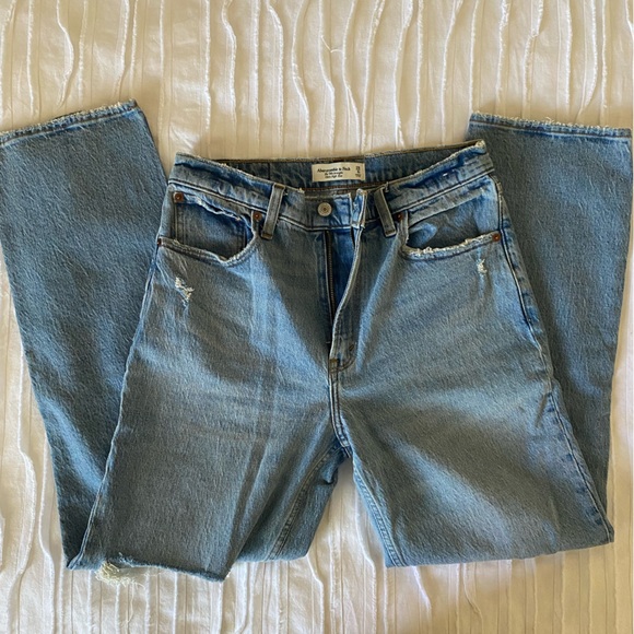 Abercrombie Ultra High Rise 90s Straight Jean - Picture 2 of 9